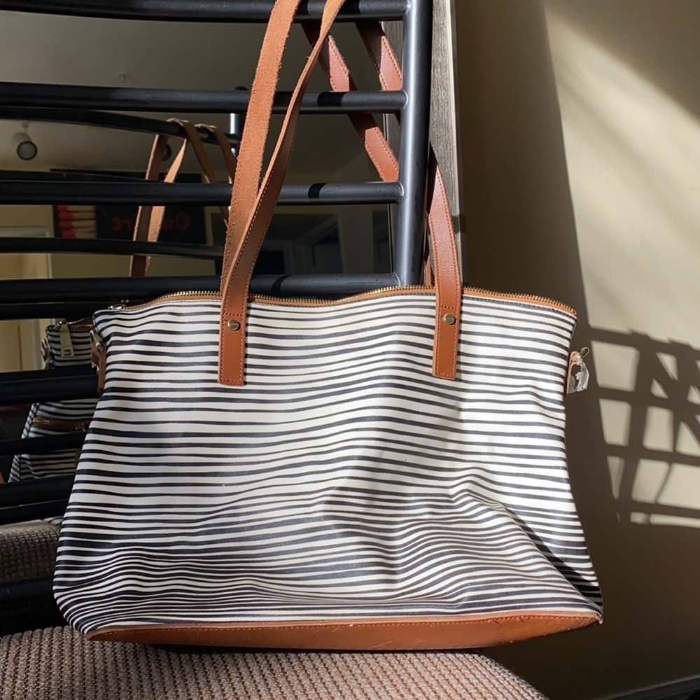 Blank and white tote/purse!